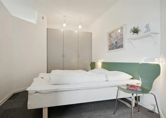 Apartment Bad, Lejl 118